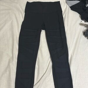 Lululemon mesh black legging size 6